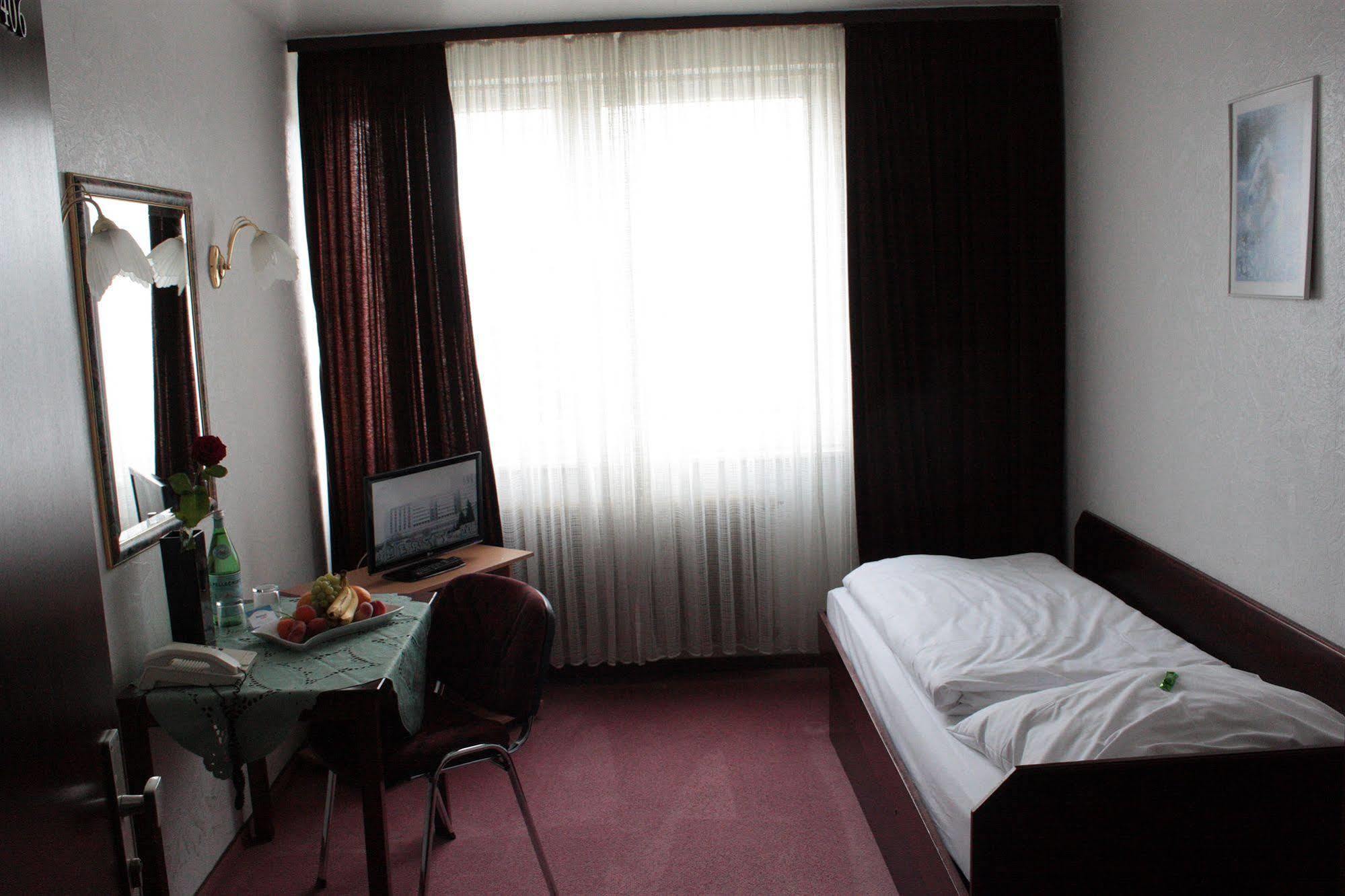 Hotel Mainbogen Offenbach del Meno Exterior foto