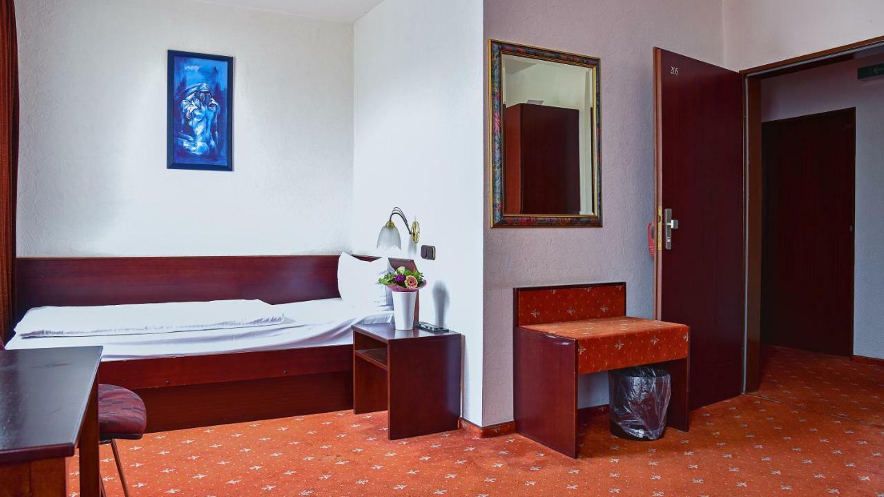 Hotel Mainbogen Offenbach del Meno Exterior foto
